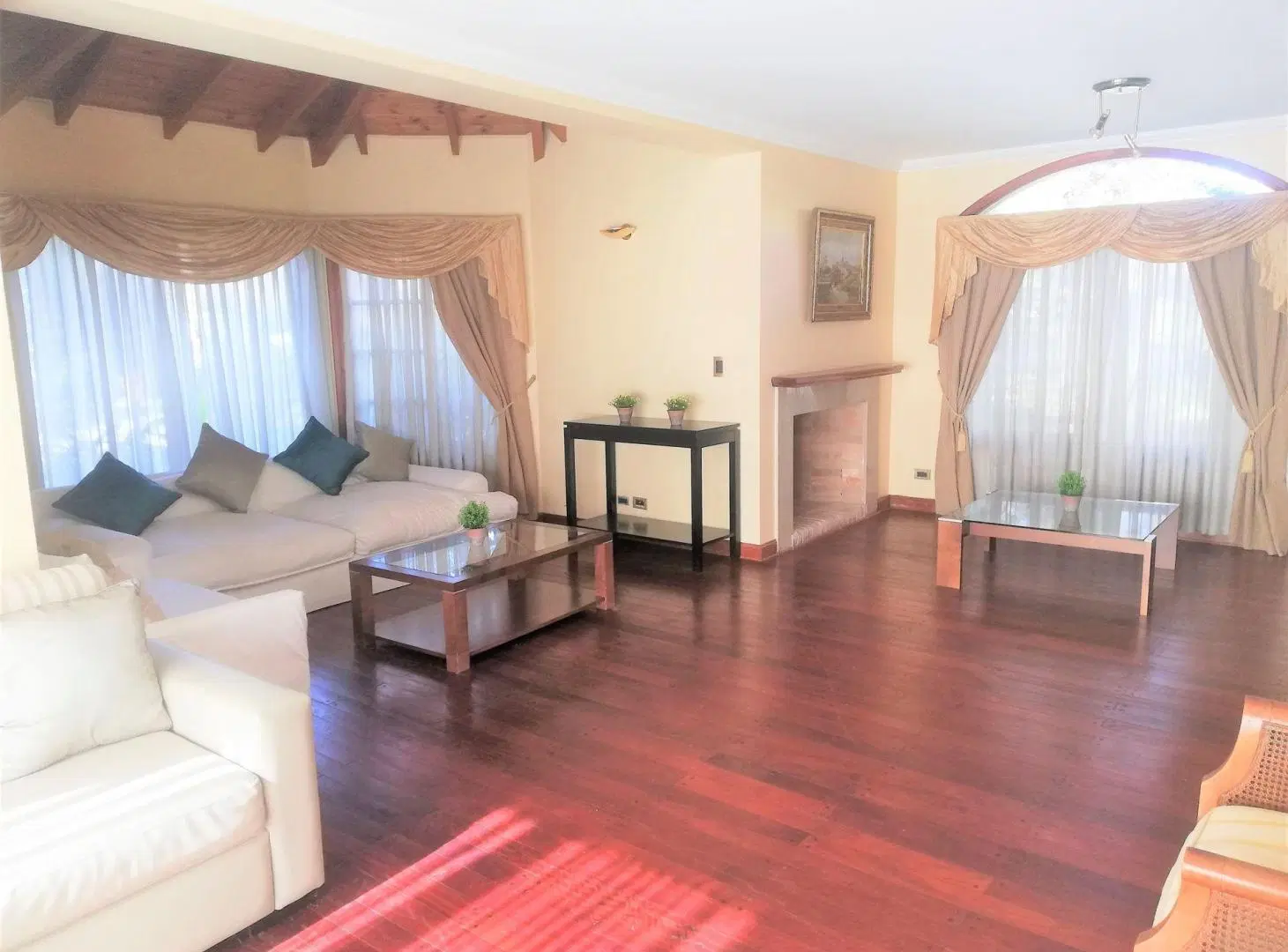 Venta casa Village Golf & Tennis Club Pilar 4