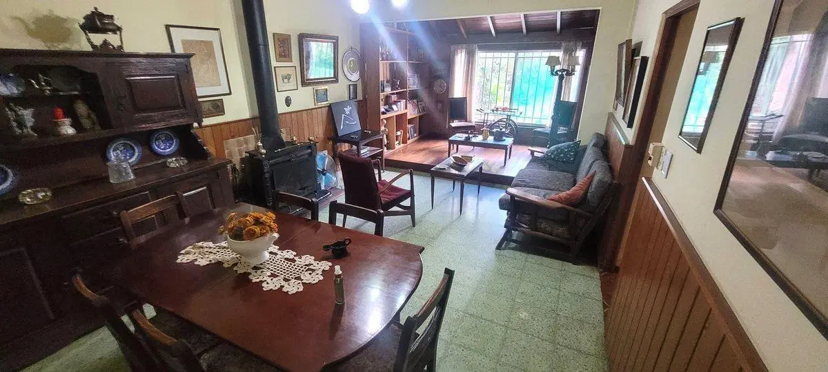 Venta casa con jardin, Ramos Mejia 2