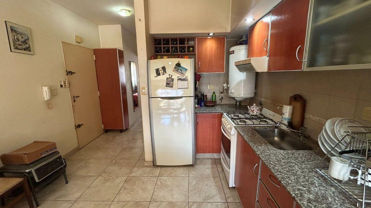 Foto de VENTA DEPTO 2 AMBIENTES CON BALCON - MONTE CASTRO, imagen 5