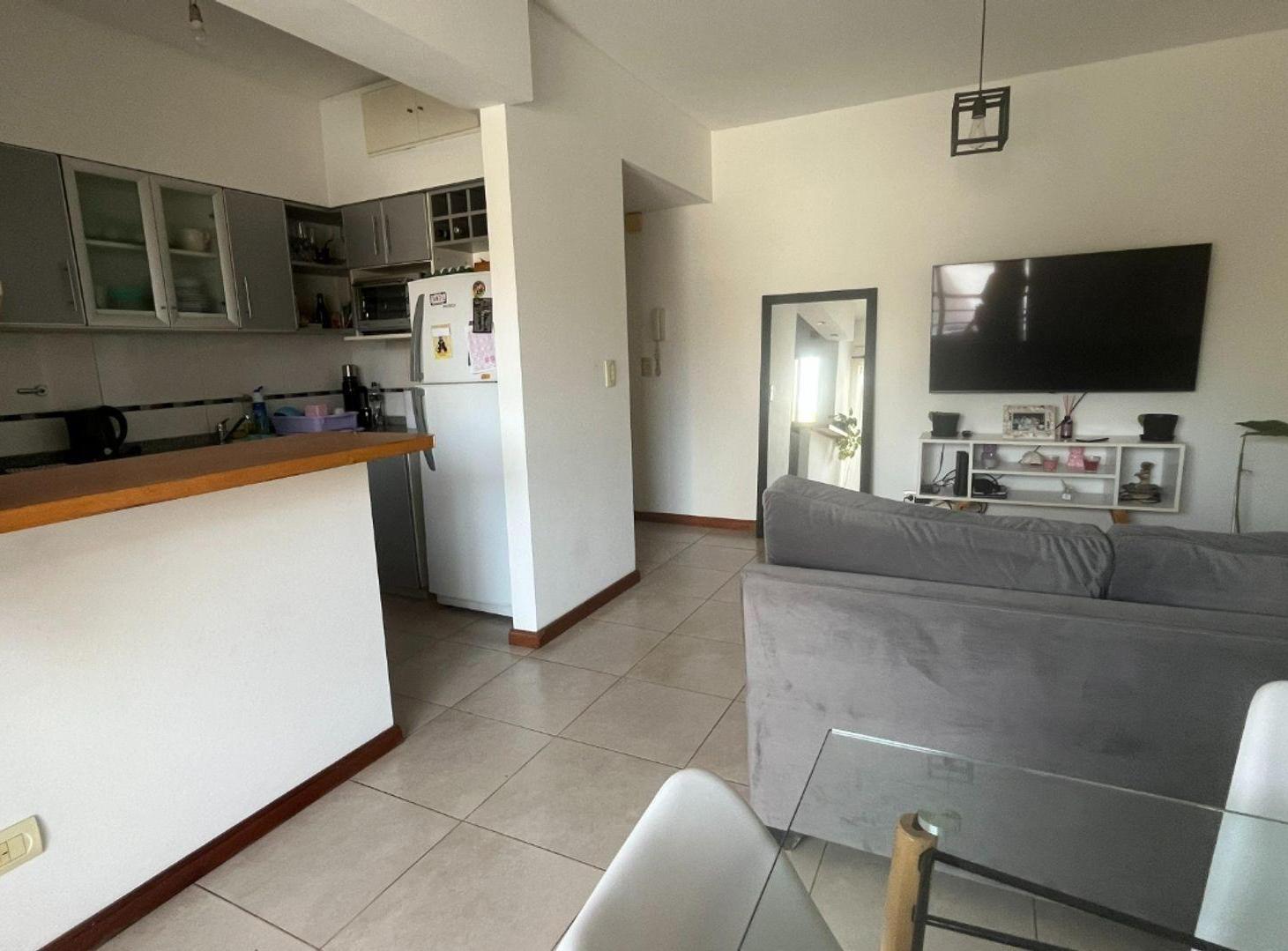 Foto de Departamento de 2 ambientes con lavadero y balcón, imagen 3