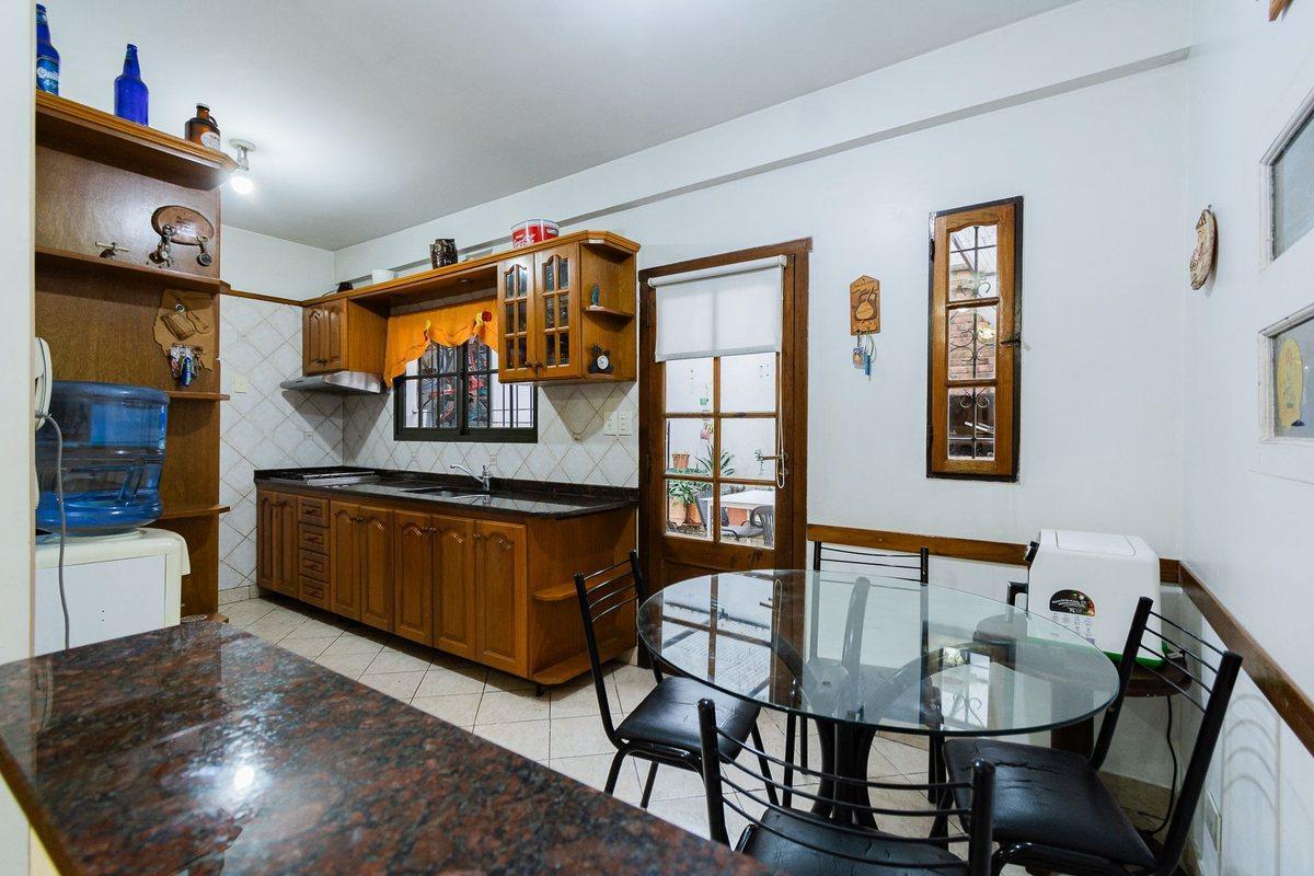 Foto de VENTA CASA 5 AMB. C/DOBLE COCHERA - V. DEVOTO, imagen 3