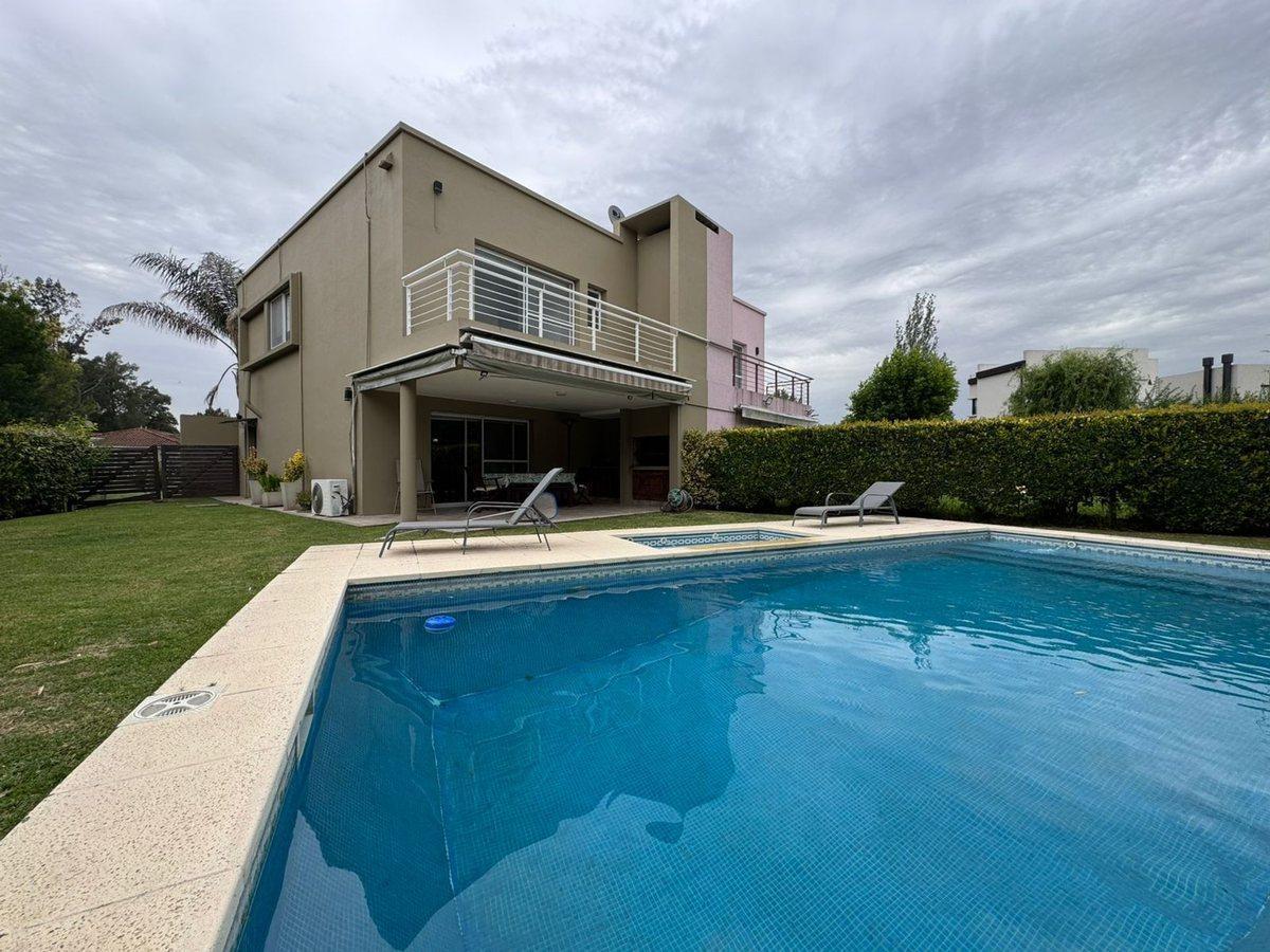 Foto de Casa Barrio La Candela Pilar - Excelentes Accesos, imagen 1