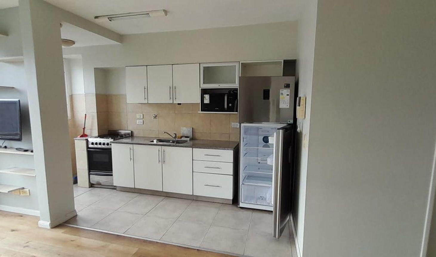 Foto de VENTA 2 AMB. CON BALCON Y COCHERA 6To Piso, imagen 5