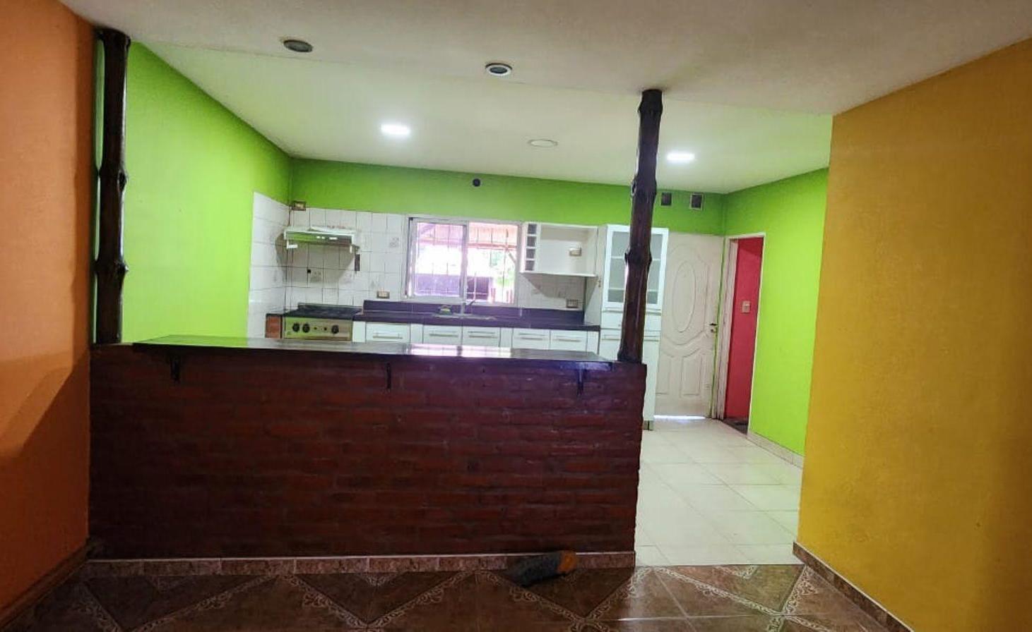 Foto de VENTA CASA 3 AMBIENTES + SALON MULTIEVENTOS, imagen 1