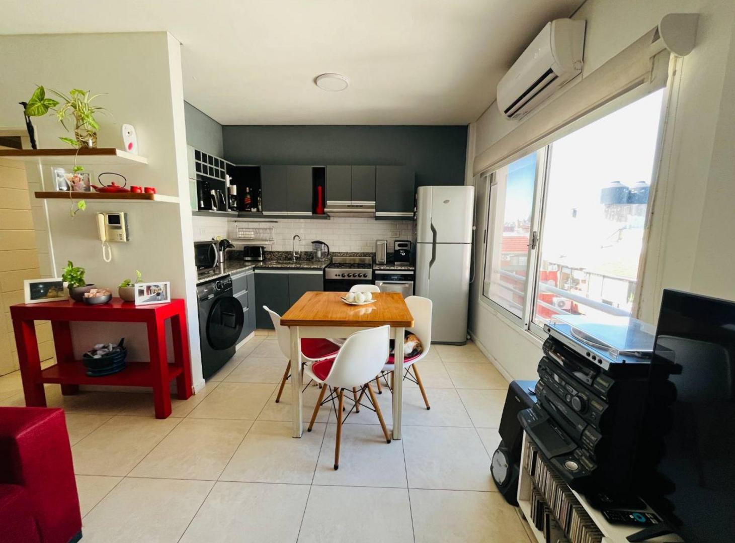 Foto de Monoambiente con TERRAZA USO EXCLUSIVO en Flores, imagen 1