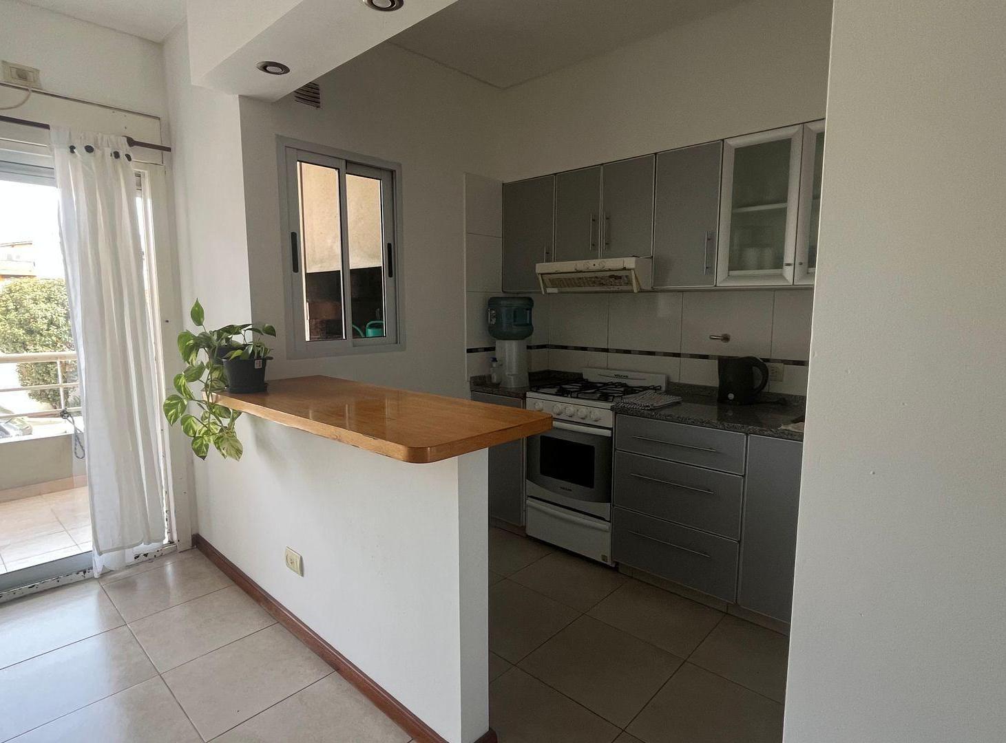 Foto de Departamento de 2 ambientes, lavadero y balcon, imagen 2