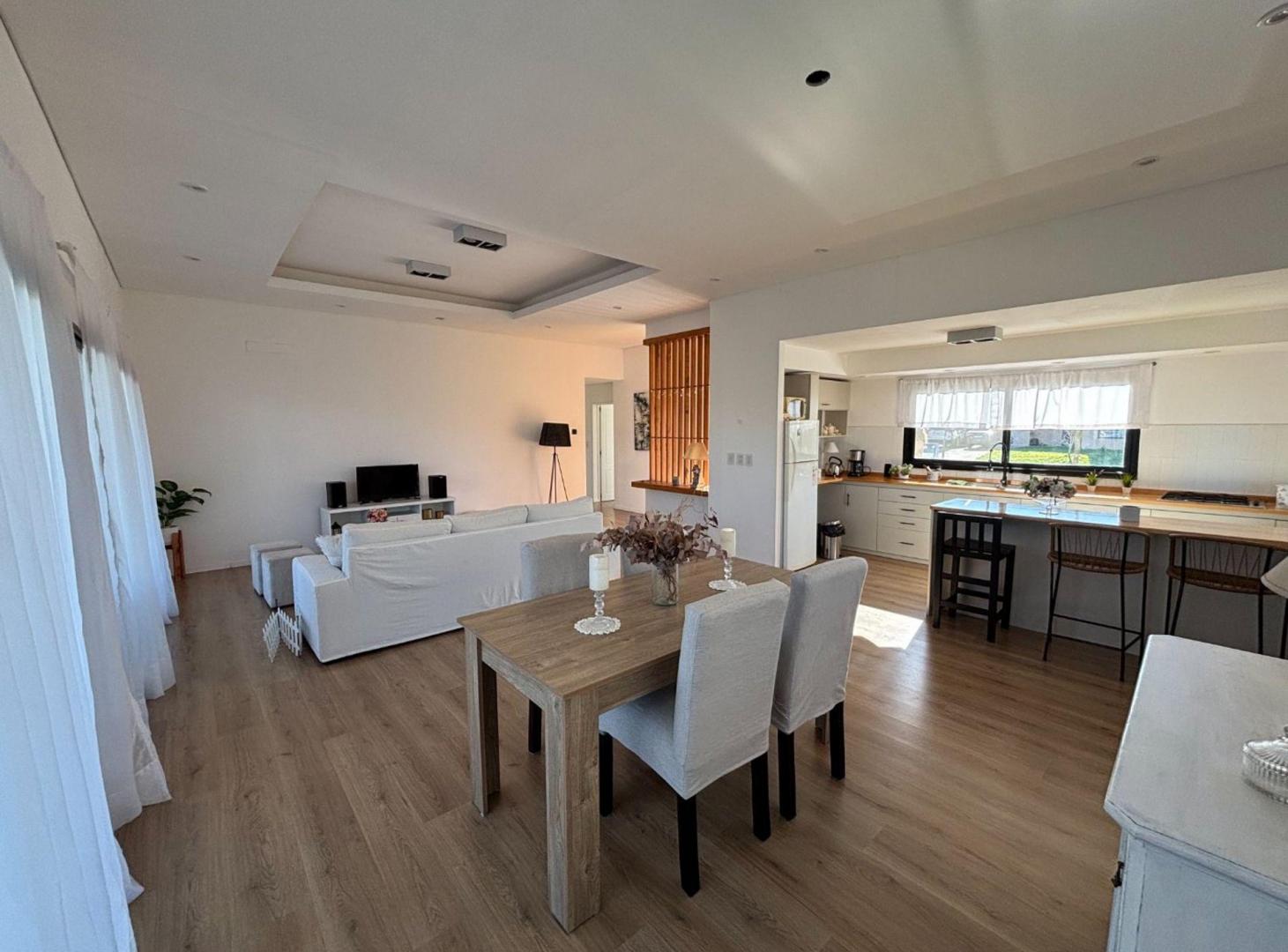 Foto de VENTA CASA - 4 AMBIENTES - SANTO TOMAS - PILAR, imagen 4
