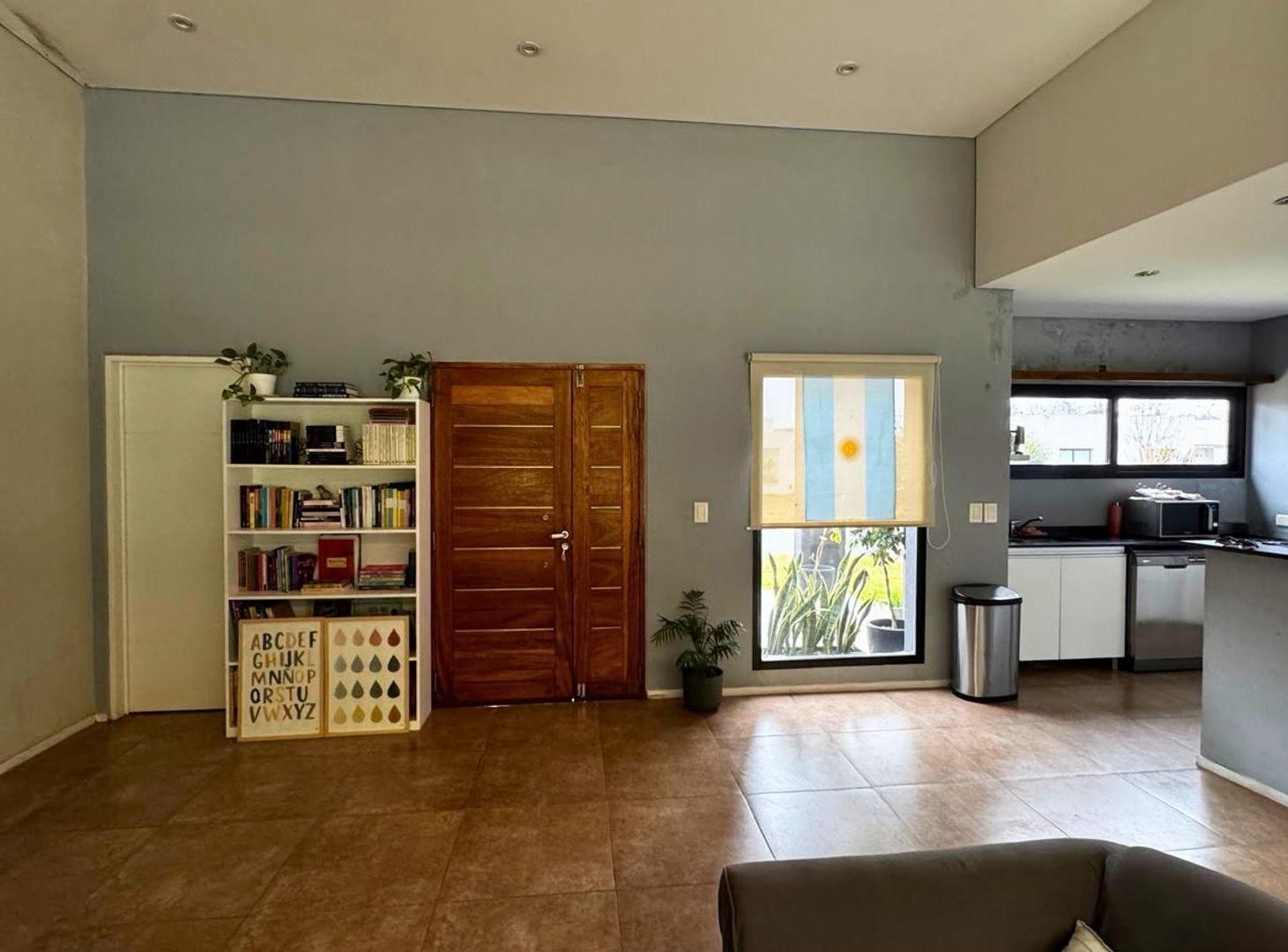 Foto de VENTA CASA 4AMB C/COCHERA+QUINCHO+PILETA - ESCOBAR, imagen 4