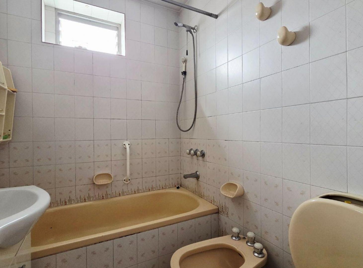 Foto de DEPARTAMENTO 3 AMBIENTES C/BALCÓN Y LAVAD. AP CRED, imagen 4
