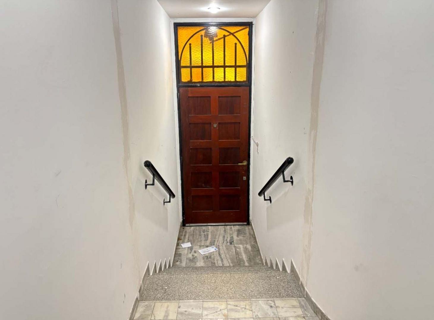 Foto de VENTA OFICINA/CONSULT ENT INDEP Y TERRAZA FLORES, imagen 1
