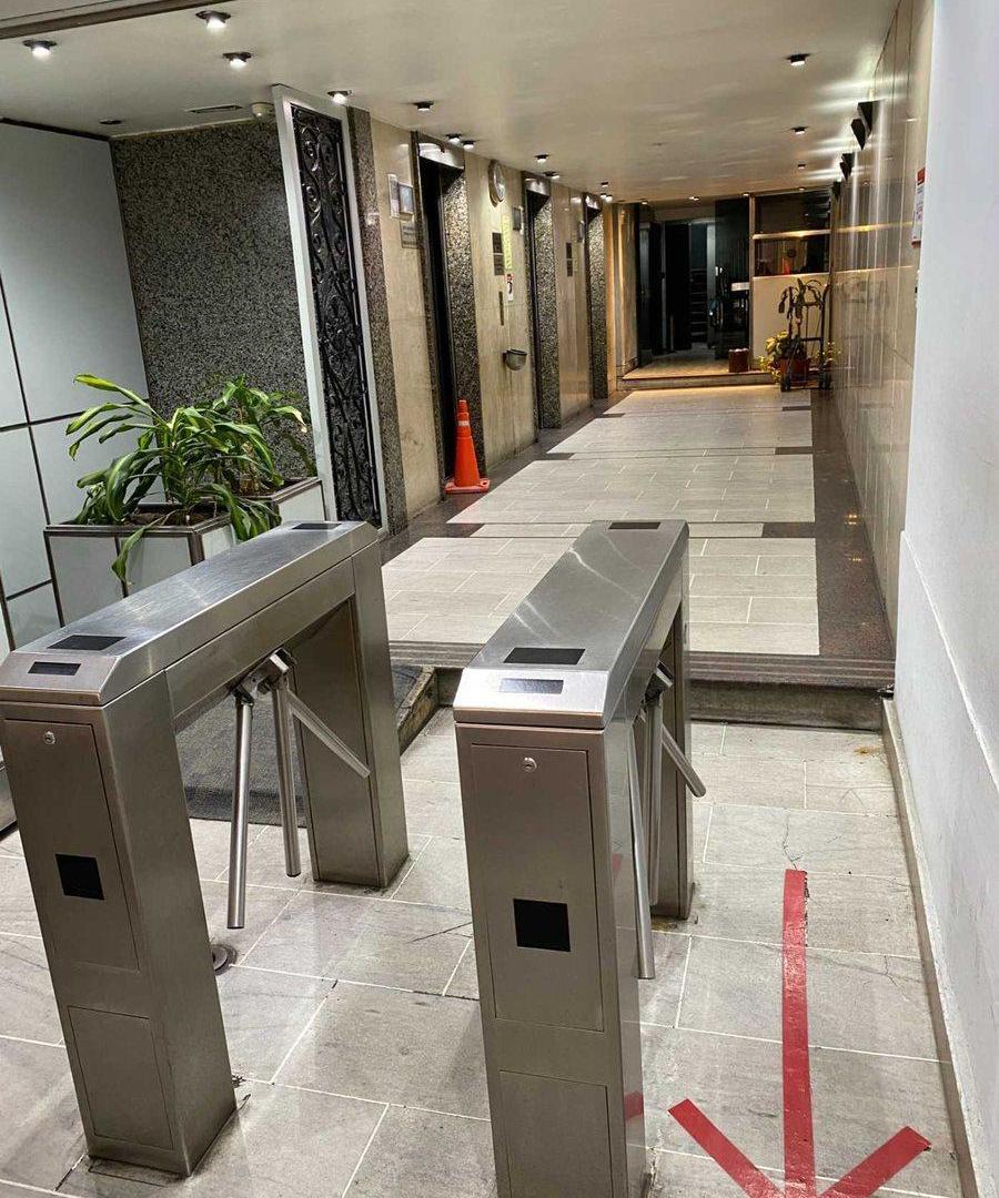 Foto de Oficina 635M2 Plantas disponibles Plaza de Mayo, imagen 4