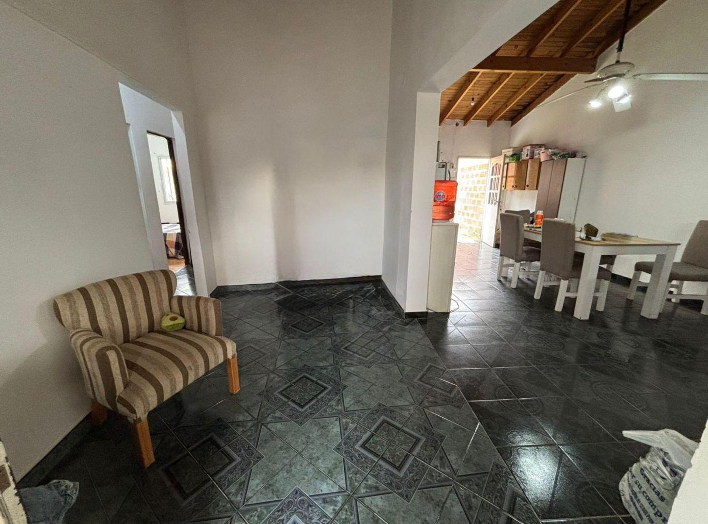 Foto de VENTA CASA 4 AMBIENTES - PRESIDENTE DERQUI, imagen 1