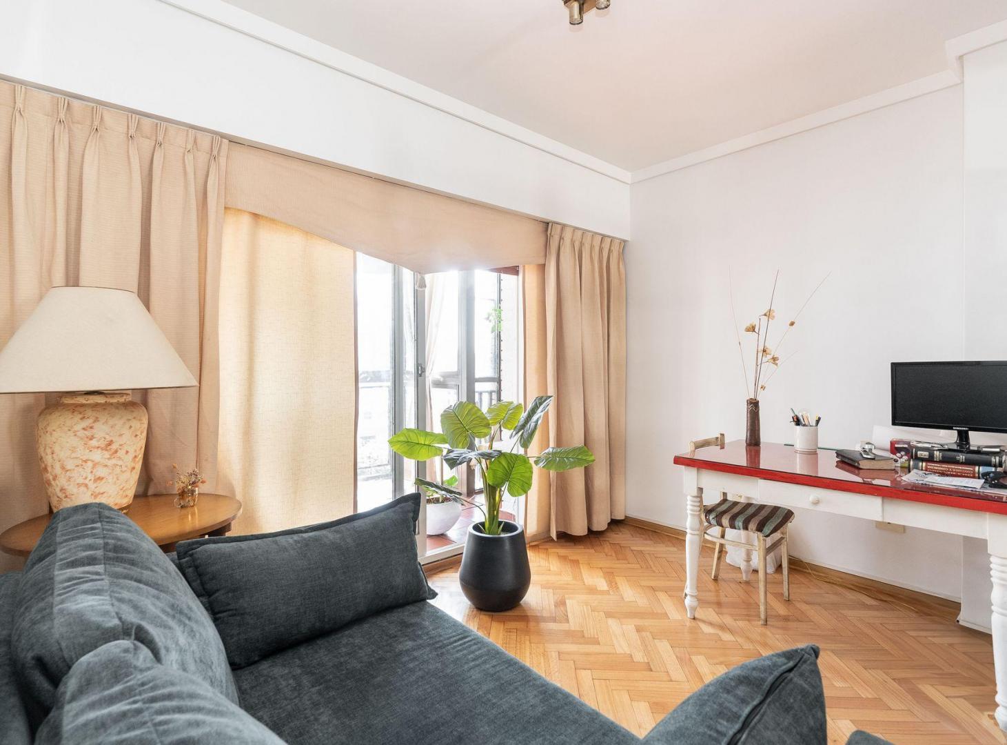 Foto de VENTA TRIPLEX 6 AMB HAB EN SUITE BALCON COCHERA, imagen 3