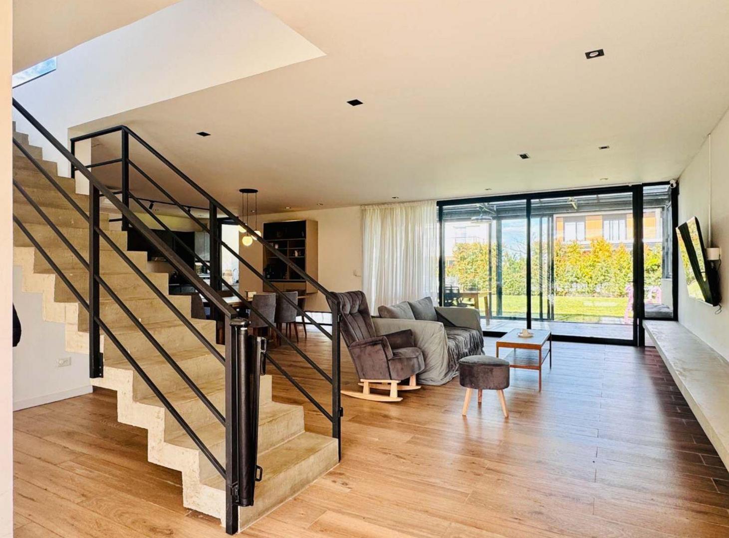 Foto de Casa en VISTAS, LOTE 717 mts y pileta climatizada, imagen 3