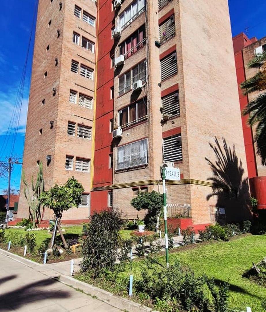 Foto de VENTA 2 AMBIENTES CON JARDIN APTO CREDITO LUGANO, imagen 3