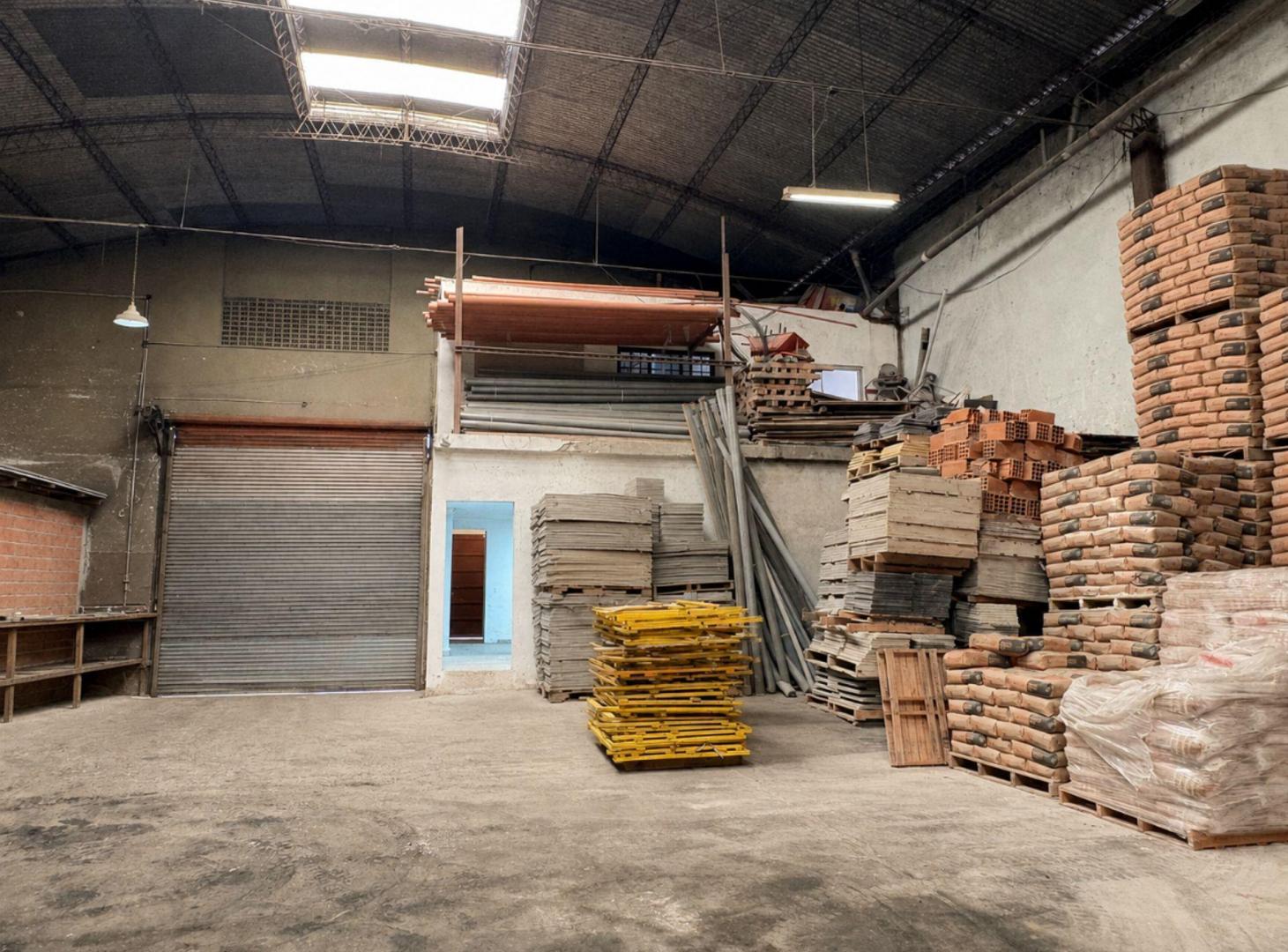 Foto de VENTA DEPOSITO / GALPON, MIXTURA 3 EN LA BOCA, imagen 1