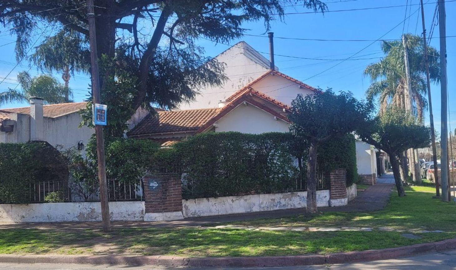 Foto de Venta casa 4 ambientes con jardin, Haedo, imagen 1