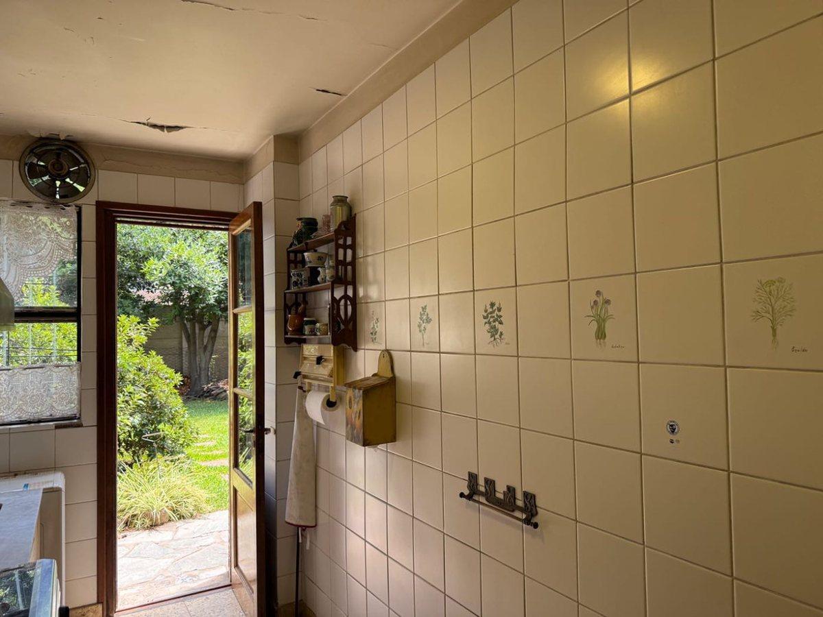 Foto de Casa de una planta con altillo y jardín Martinez, imagen 2