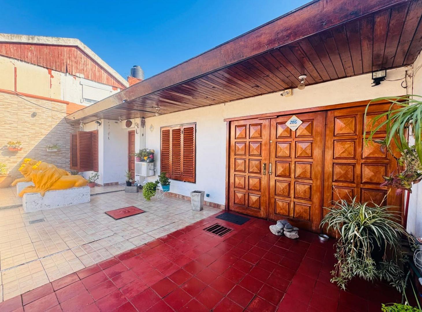 Foto de Venta Casa Con Jardin, Patio y Quincho, imagen 1