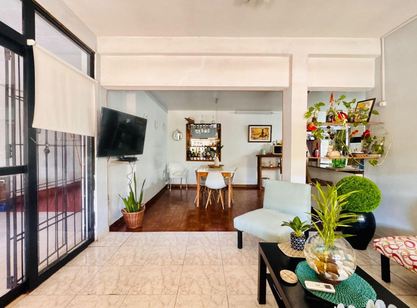 Foto de Venta Casa Con Jardin, Patio y Quincho, imagen 3