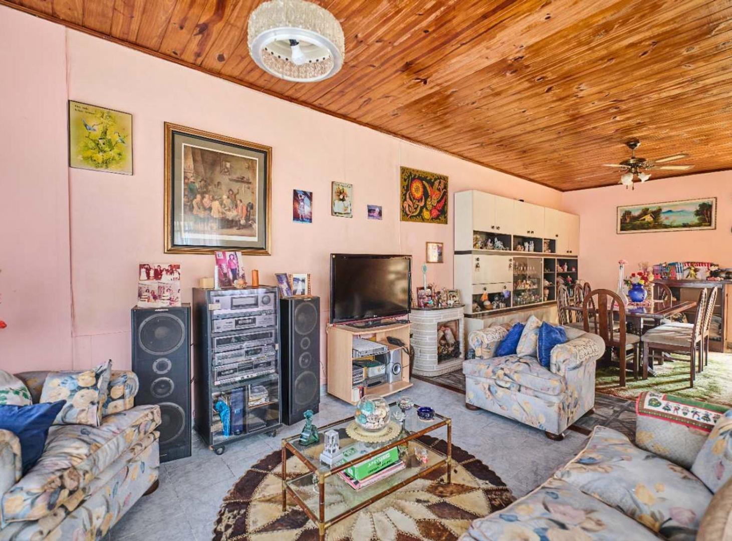 Foto de Venta Casa en Victoria Gran Lote Propio, imagen 5