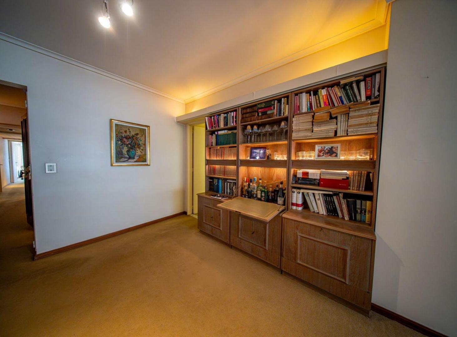 Foto de ALQUILER-Piso Barrio Parque,3 dorm, cochera móvil, imagen 4