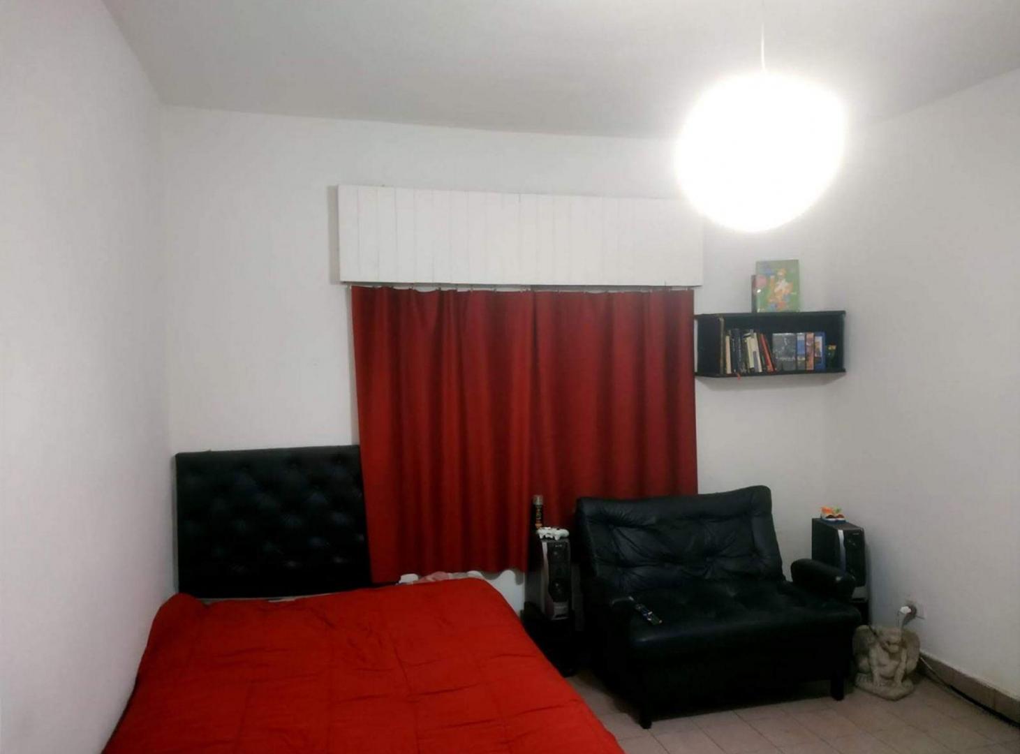 Foto de CASA EN VENTA EN PASO DEL REY - 3 AMB - PILETA, imagen 4