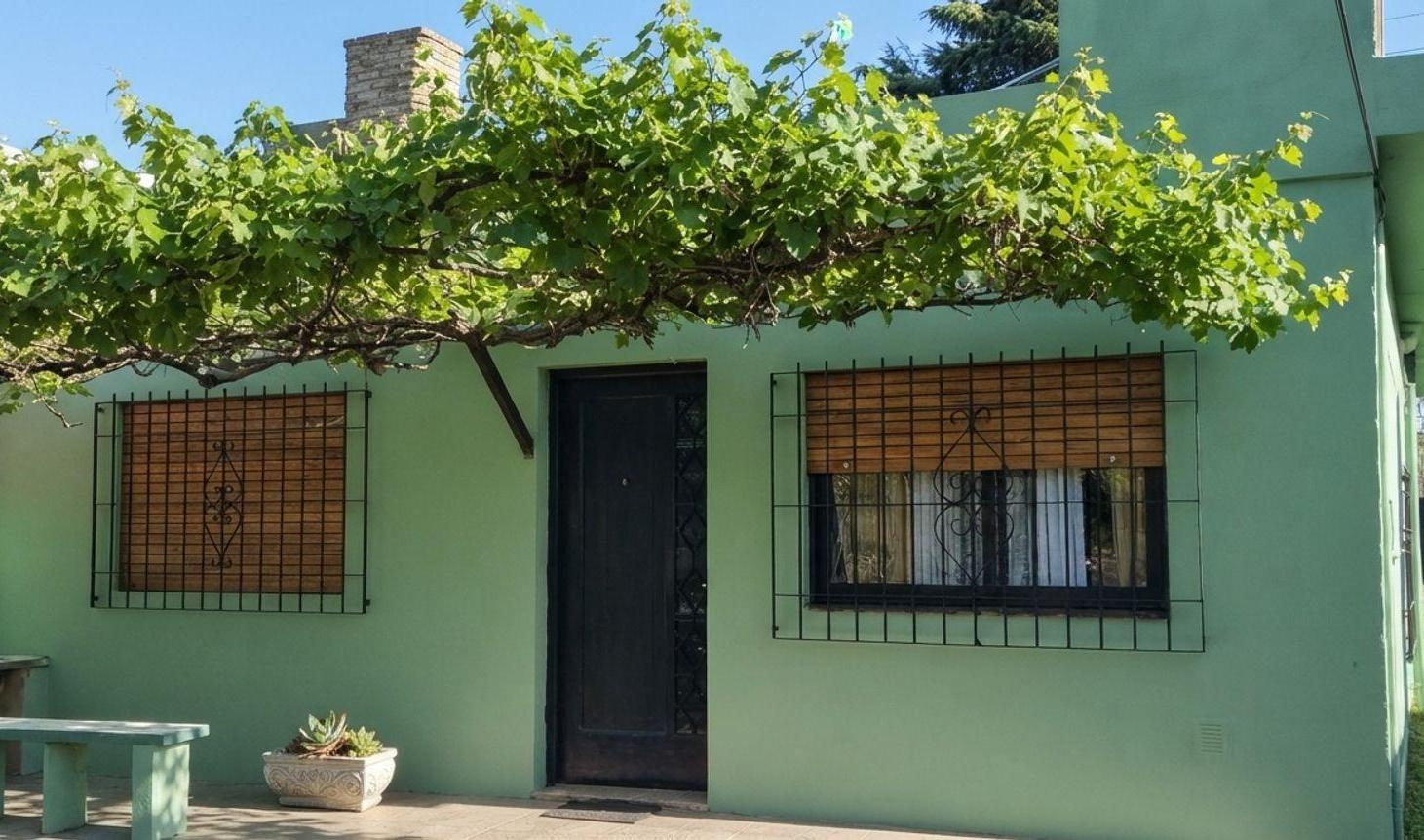 Foto de CASA EN VENTA EN PASO DEL REY - 3 AMB - PILETA, imagen 2