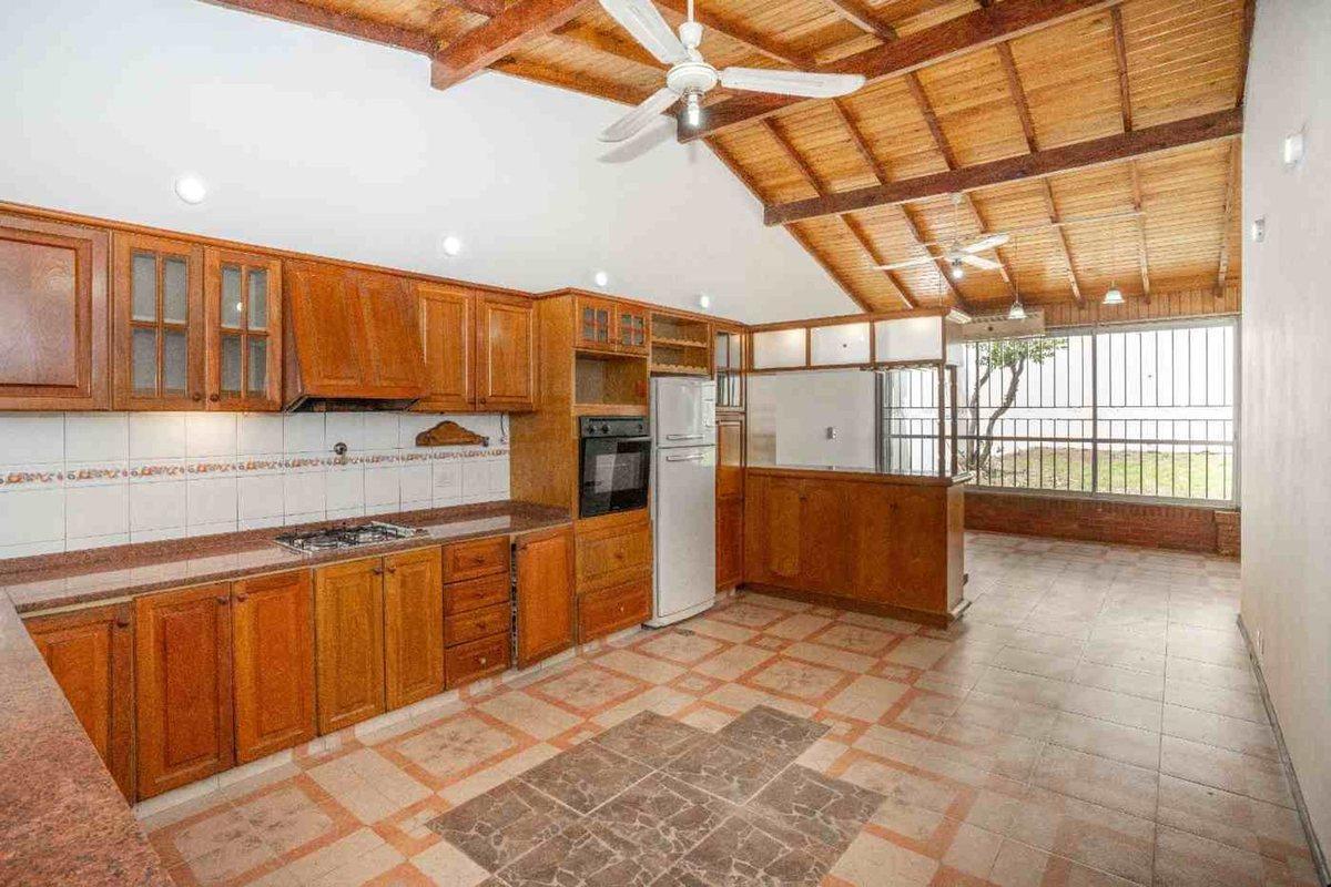 Foto de ALQUILER COMERCIAL PH PARQUE PARRILLA SIN EXPENSAS, imagen 2