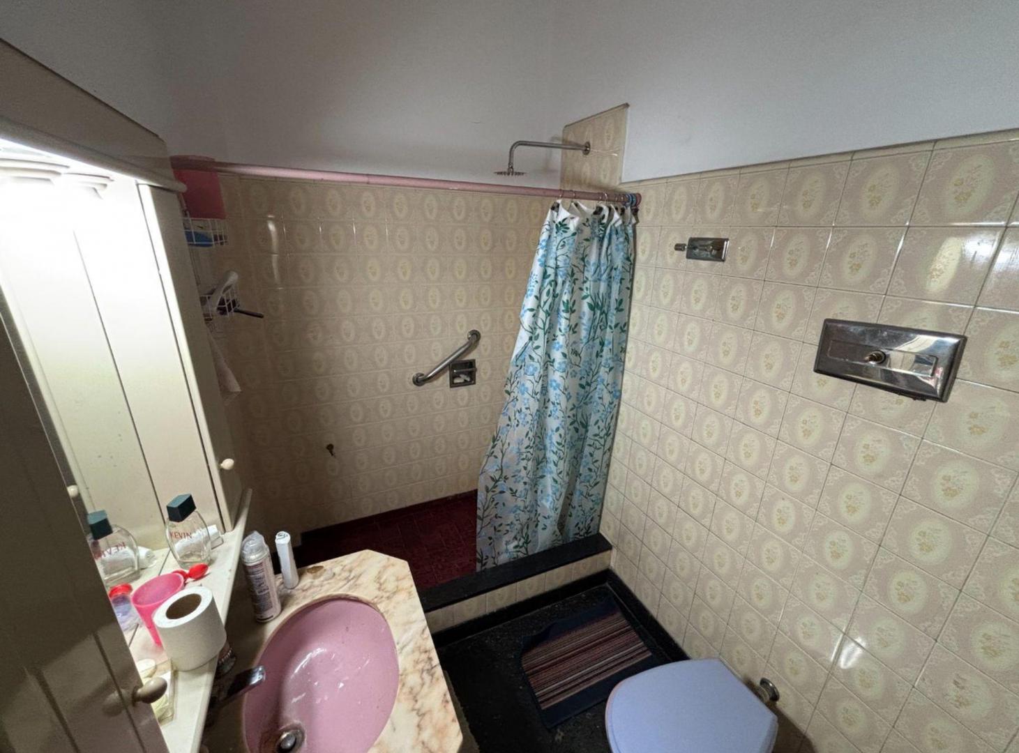 Foto de VENTA CASA 6 AMB - V. SARMIENTO - QUINCHO Y PILETA, imagen 4