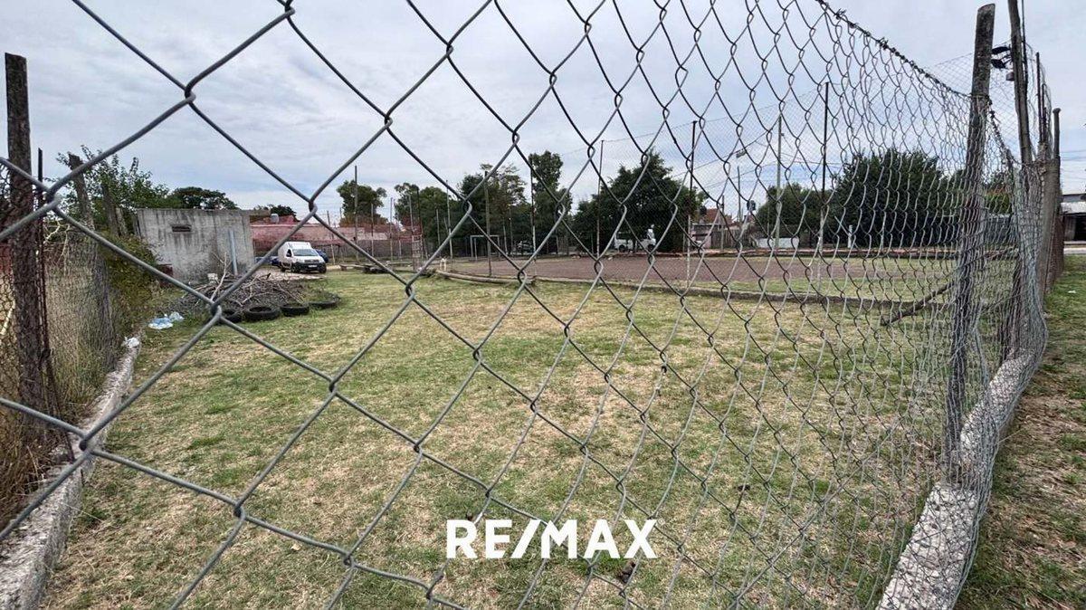 Foto de VENTA CASA CON DOS LOTES DERQUI PILAR, imagen 4