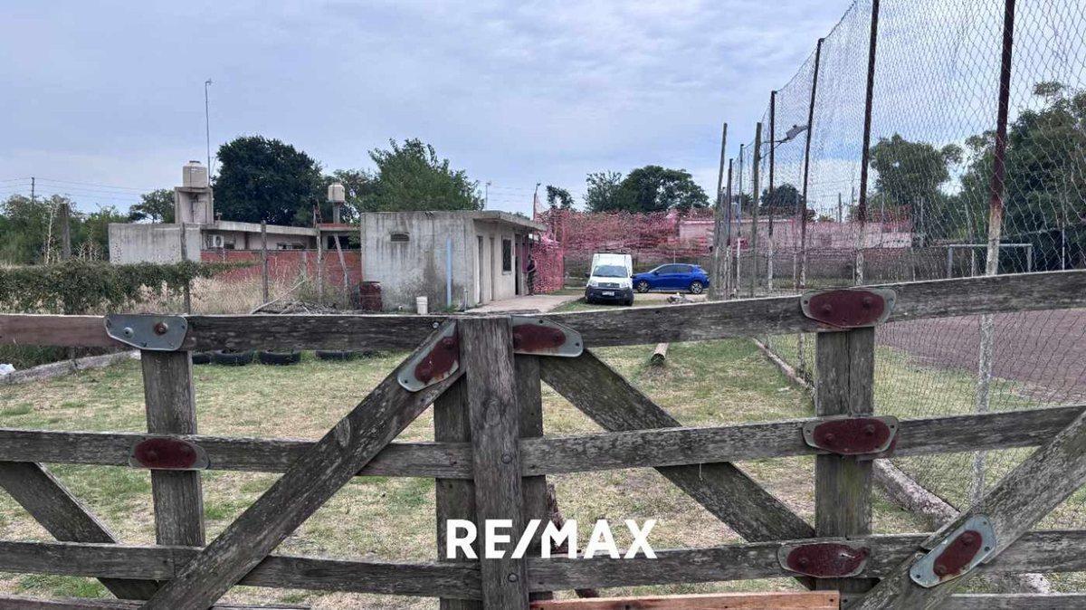 Foto de VENTA CASA CON DOS LOTES DERQUI PILAR, imagen 3