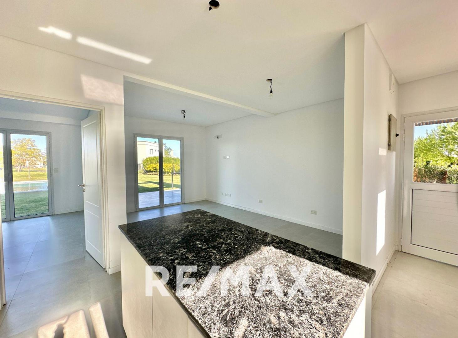Foto de VENTA CASA 5AMB. A ESTRENAR EL CANTON GOLF FINANC, imagen 4