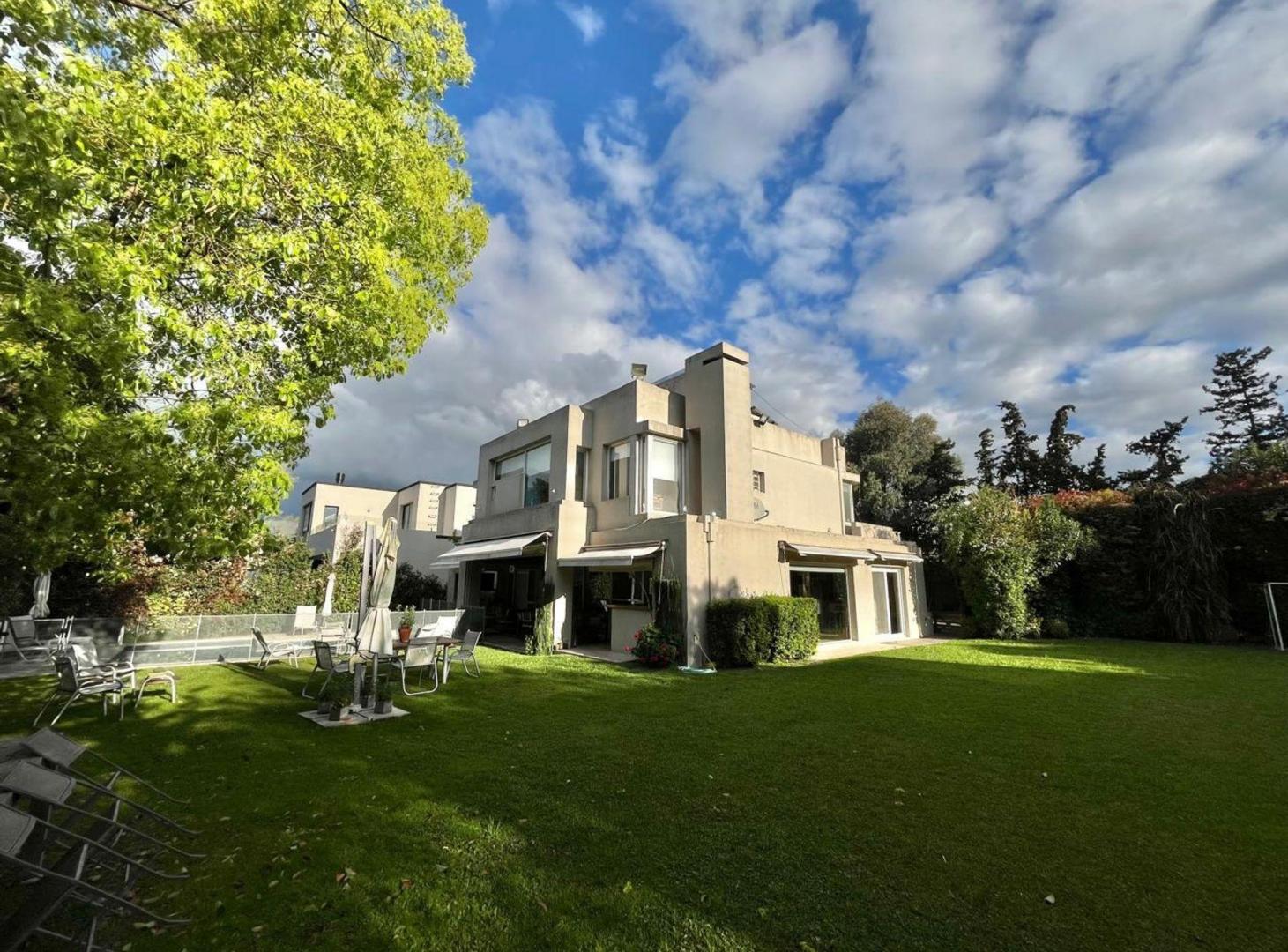 Foto de Venta Casa Moderna 2 Lotes - Country Miraflores, imagen 2