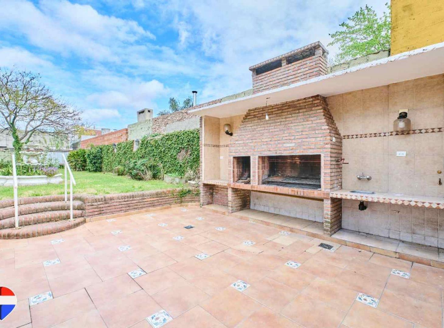 Foto de Venta Casa San Martin 4 amb 2 pisos jardín coch, imagen 3