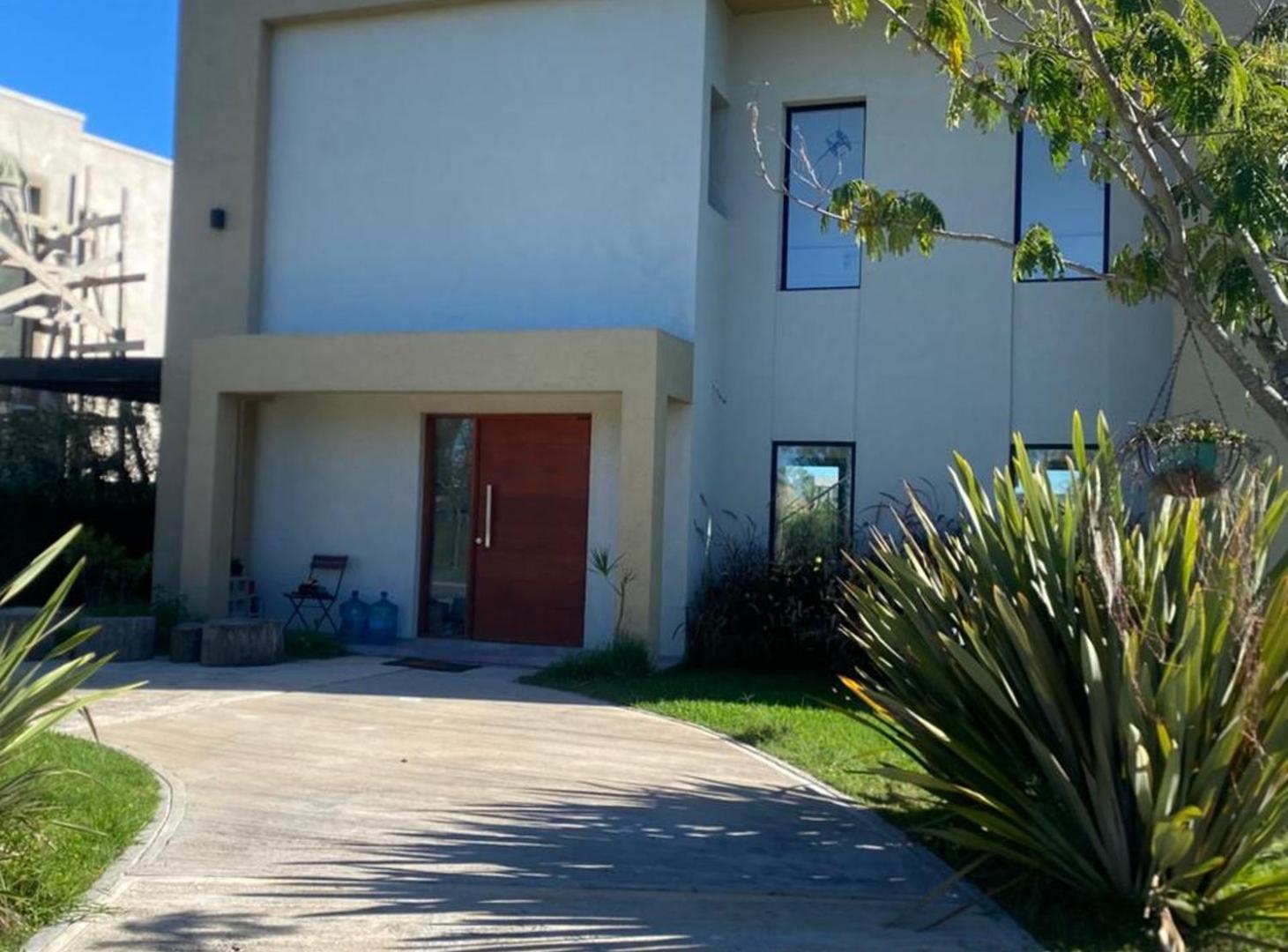 Foto de VENTA CASA - 4 AMB -SANTA EMILIA - PILAR DEL ESTE, imagen 2