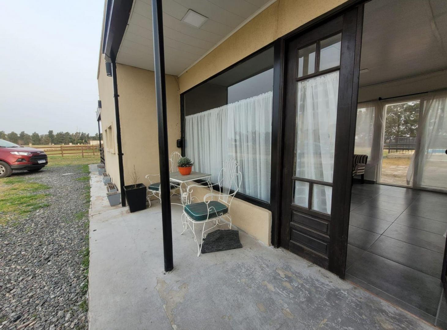 Foto de Venta casa 3 dorm pileta Carlos Keen seguridad, imagen 2