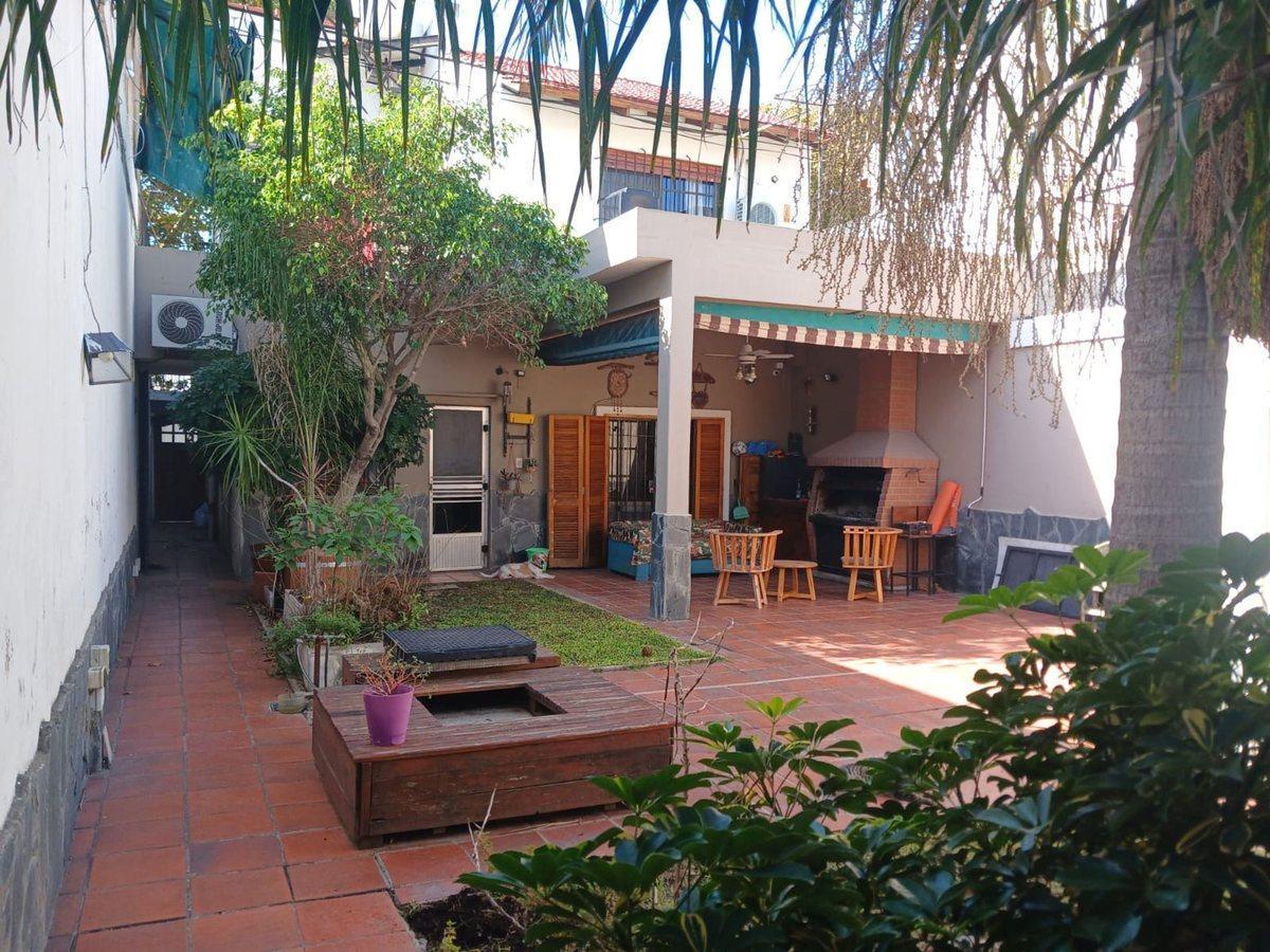 Foto de CASA CON JARDIN EN LANUS OESTE, imagen 2