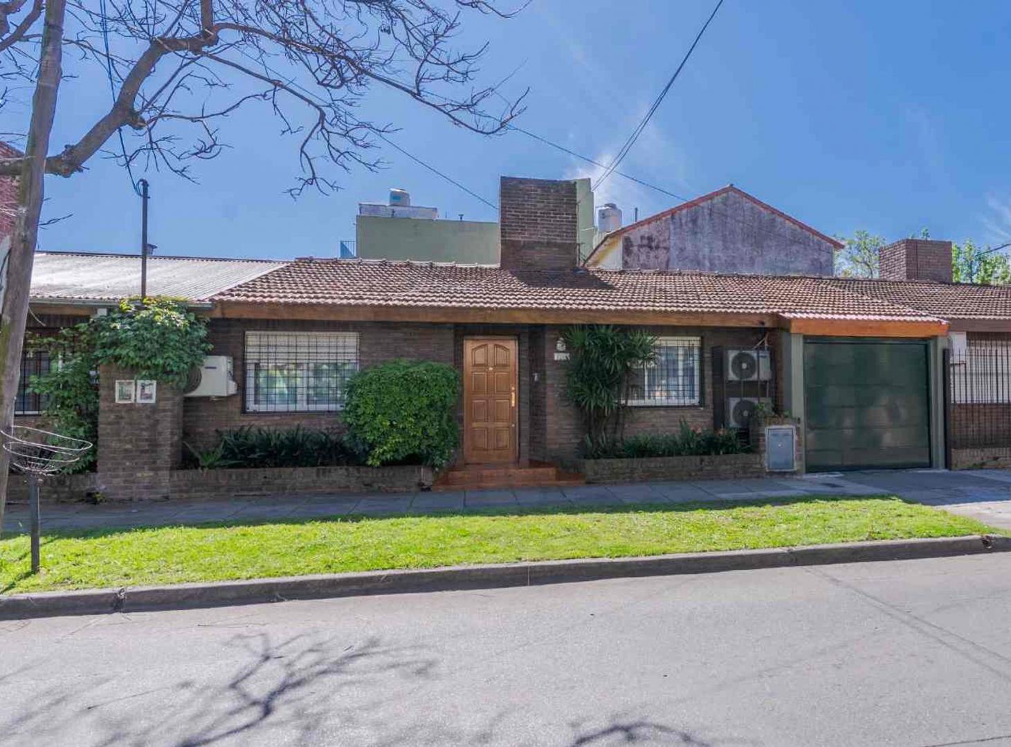 Foto de VENTA PH 4 AMB TIPO CASA FONDO PARRILLA COCHERA, imagen 1