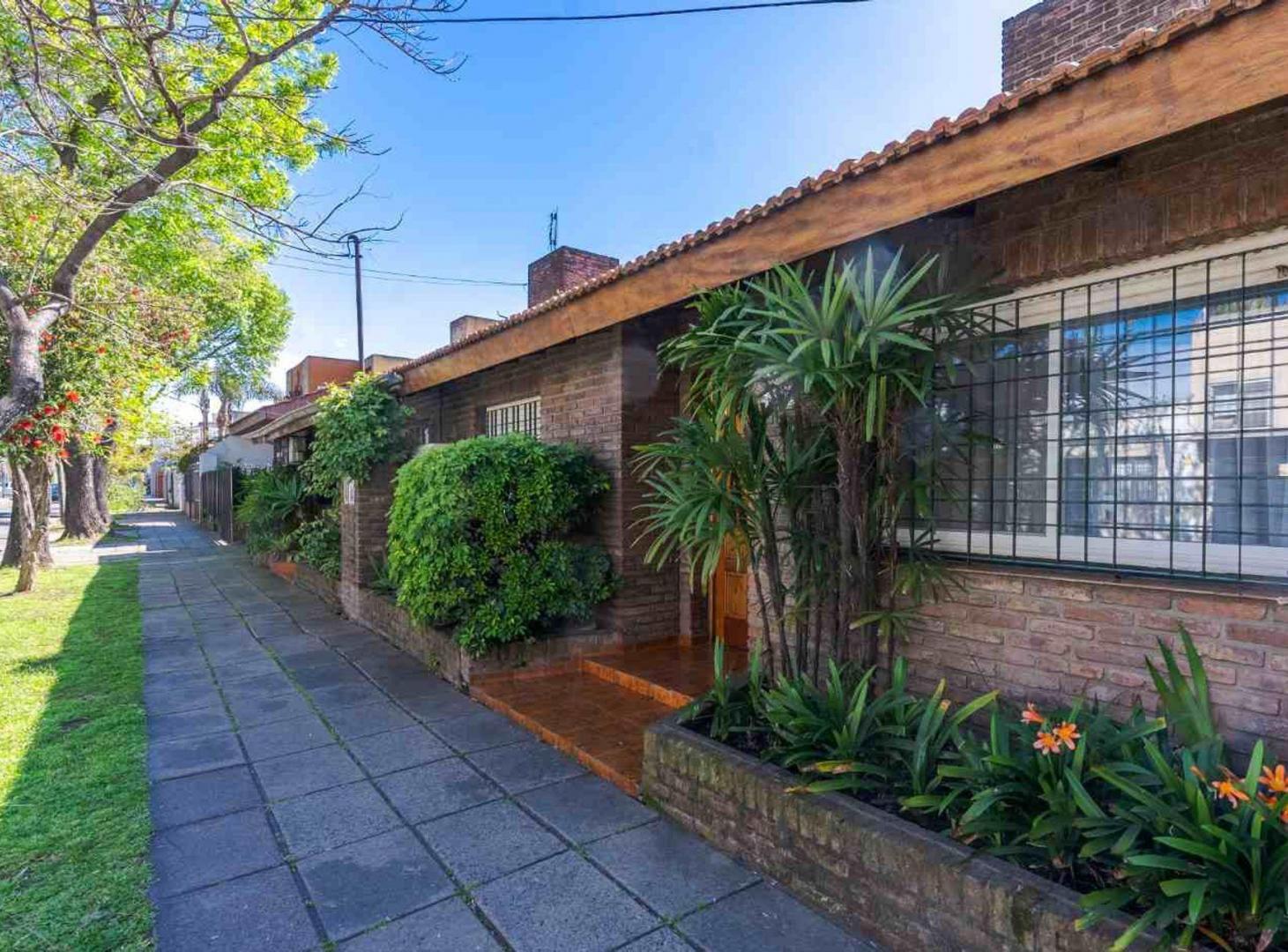 Foto de VENTA PH 4 AMB TIPO CASA FONDO PARRILLA COCHERA, imagen 2