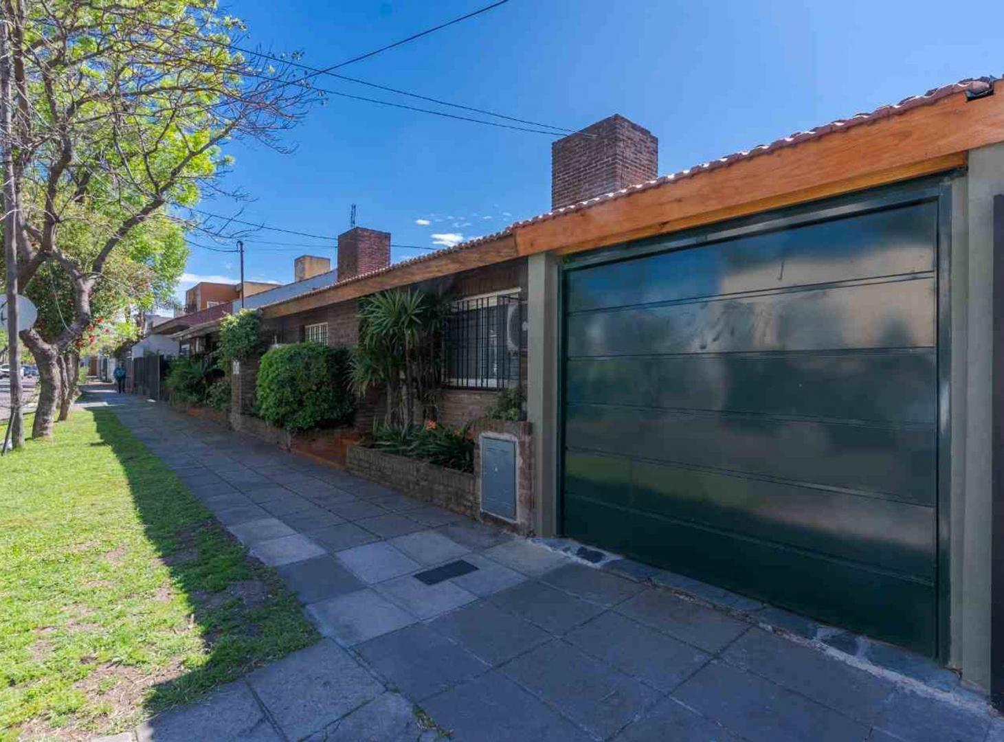 Foto de VENTA PH 4 AMB TIPO CASA FONDO PARRILLA COCHERA, imagen 3