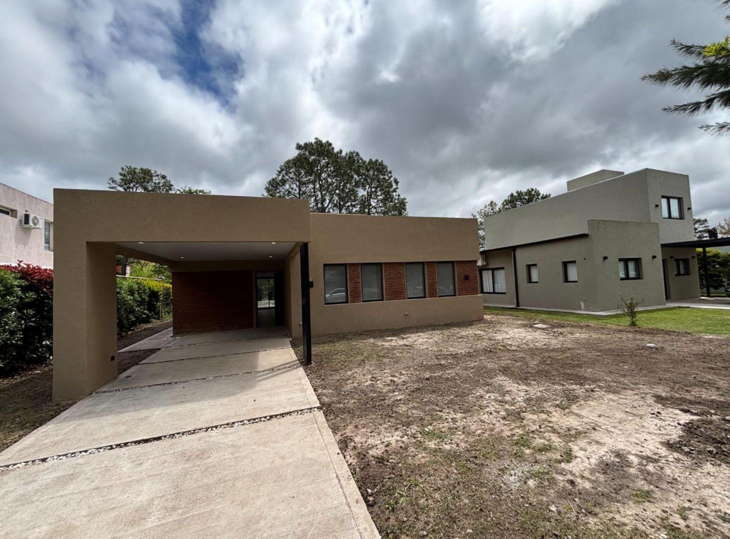 Foto de VENTA CASA A ESTRENAR - 4 AMB - LUJAN DEL SOL, imagen 1