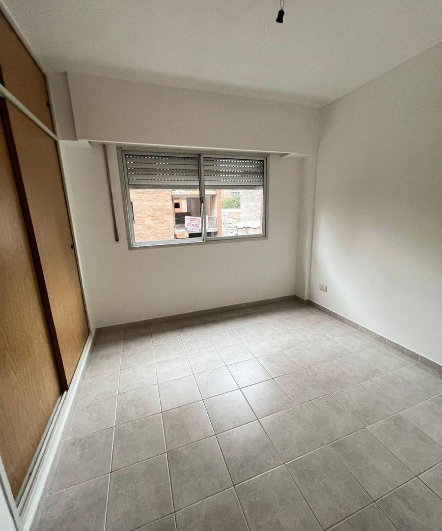 Foto de Amplio Departamento 1 Dormitorio - Frente - Muy Luminoso, imagen 2