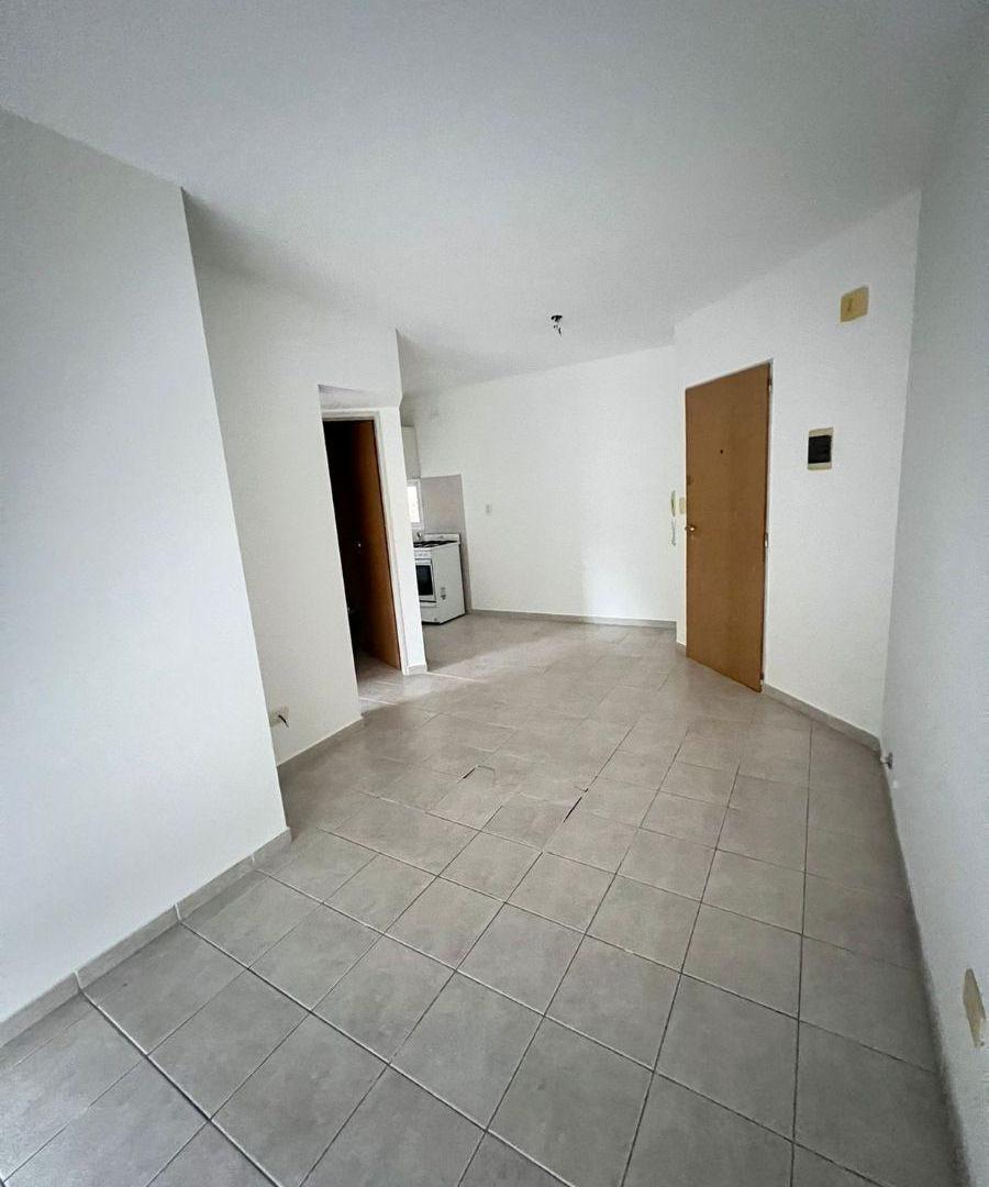 Foto de Amplio Departamento 1 Dormitorio - Frente - Muy Luminoso, imagen 3
