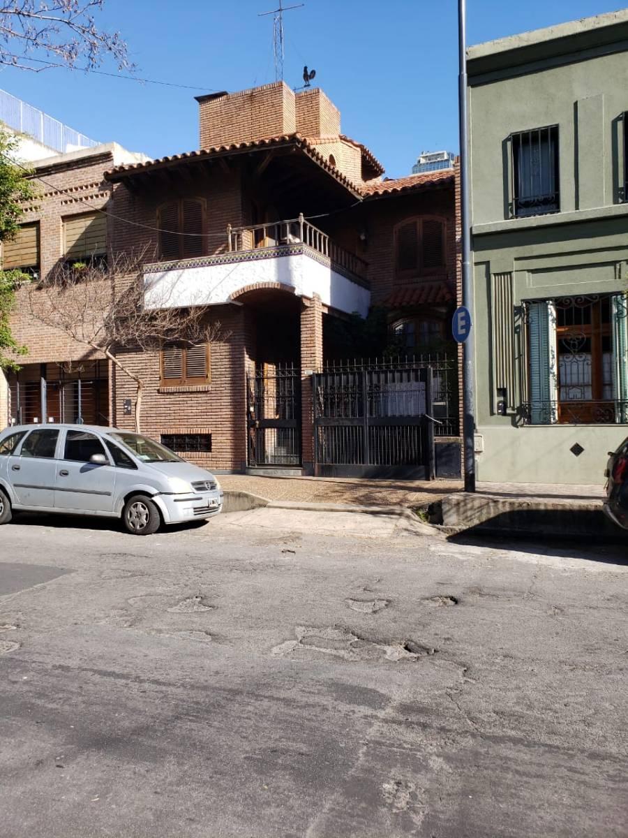 Casa 5 Ambientes con Garage y Quincho Gaspar de Jovellanos Al 300 1