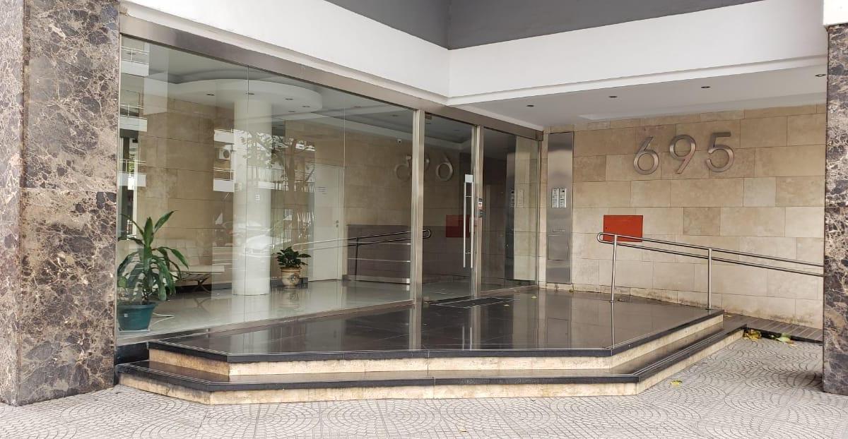 Foto de COCHERA FIJA JOVELLANOS 695 (esquina Martin Garcia), imagen 4