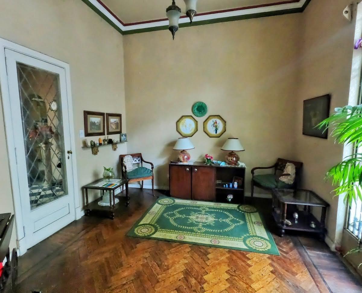 Casa S/ Lote Propio 10 Amb, Cochera, Patio y Terraza 1