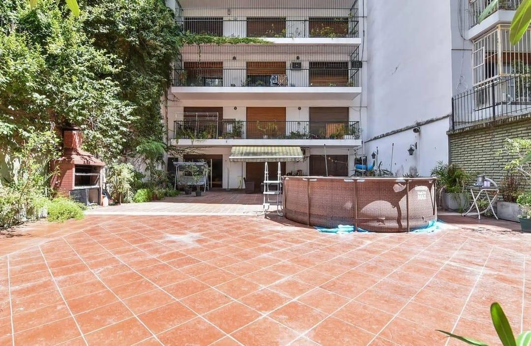 4 Ambientes con Dependencia, Patio y Cochera. 4