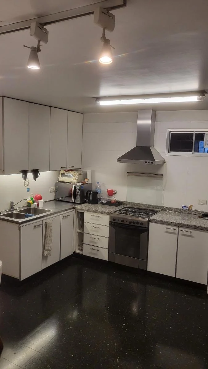 Foto de 4 AMBIENTES C/Dep. Y COCHERA AV. CABILDO 559, imagen 2