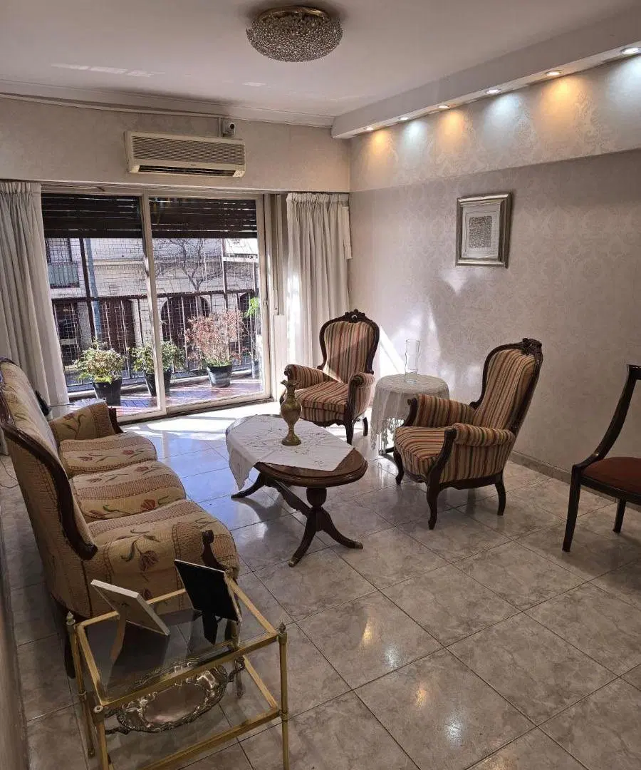 Departamento de 121 m2 al frente con balcón y cochera 4